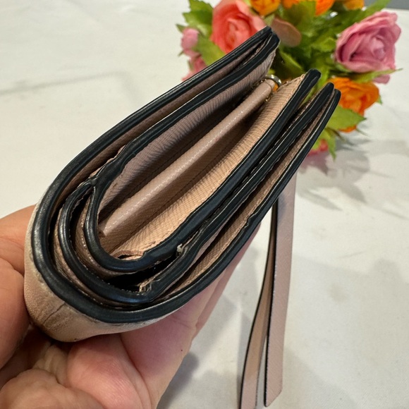 Authentic Marc Jacob’s compact wallet - Picture 13 of 13